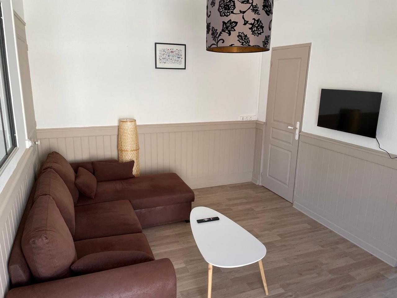 Location La Ferte, Calme Et Proximite Centre Ville Classe 3 Etoiles Lons-le-Saunier Ngoại thất bức ảnh