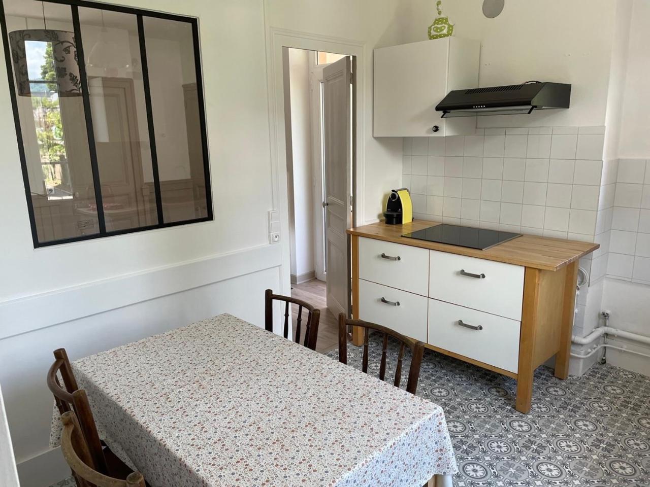 Location La Ferte, Calme Et Proximite Centre Ville Classe 3 Etoiles Lons-le-Saunier Ngoại thất bức ảnh